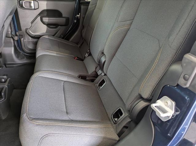 Used 2025 Jeep Gladiator Sport AWD/4WD image 16