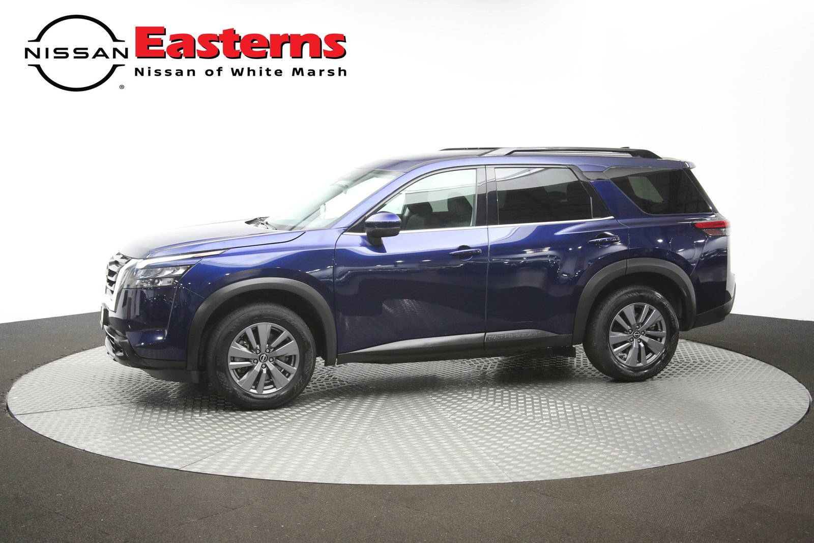 Used 2025 Nissan Pathfinder SV FWD image 57