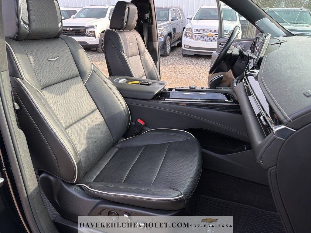 Used 2022 Cadillac Escalade ESV Sport w/ Touring Package AWD/4WD image 30