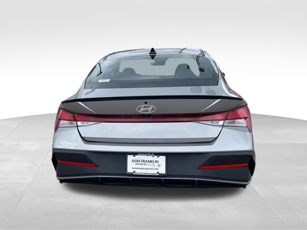 Used 2025 Hyundai Elantra Sport w/ Cargo Package FWD image 7