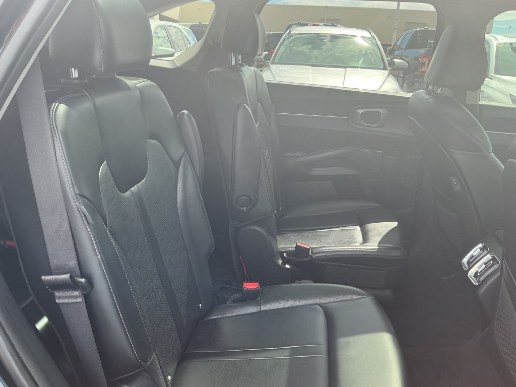 Used 2025 Kia Sorento EX w/ Panoramic Sunroof Package AWD/4WD image 20