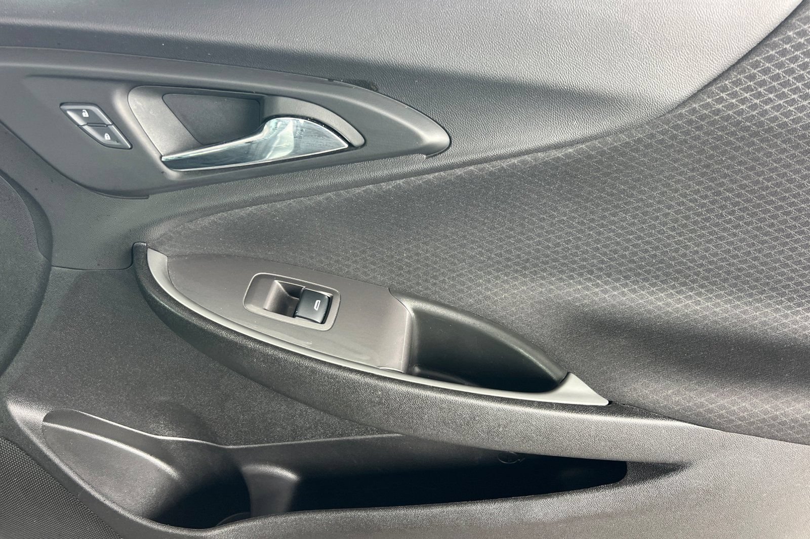 Used 2025 Chevrolet Malibu RS FWD image 24