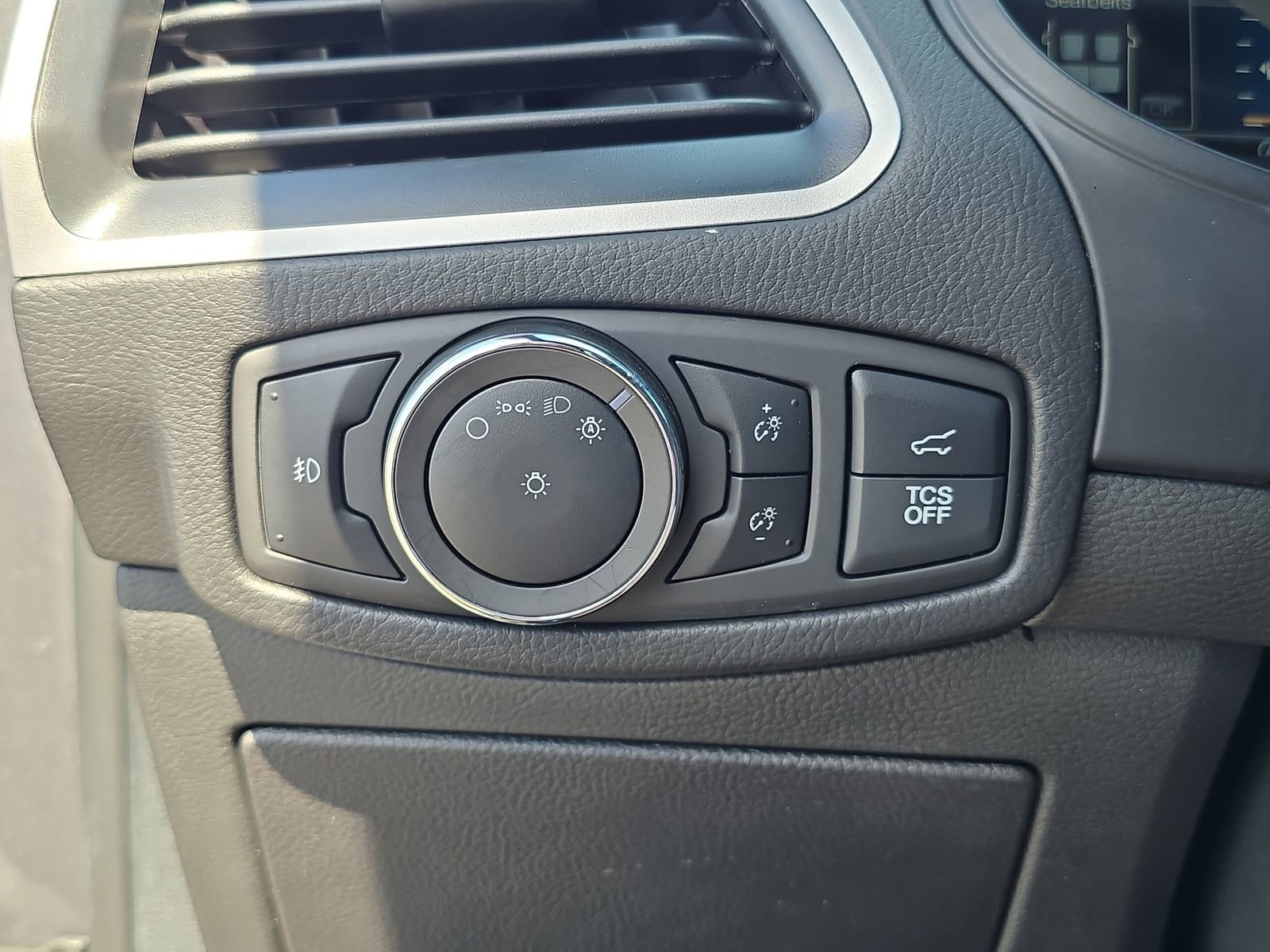 Used 2024 Ford Edge ST-Line AWD/4WD image 21