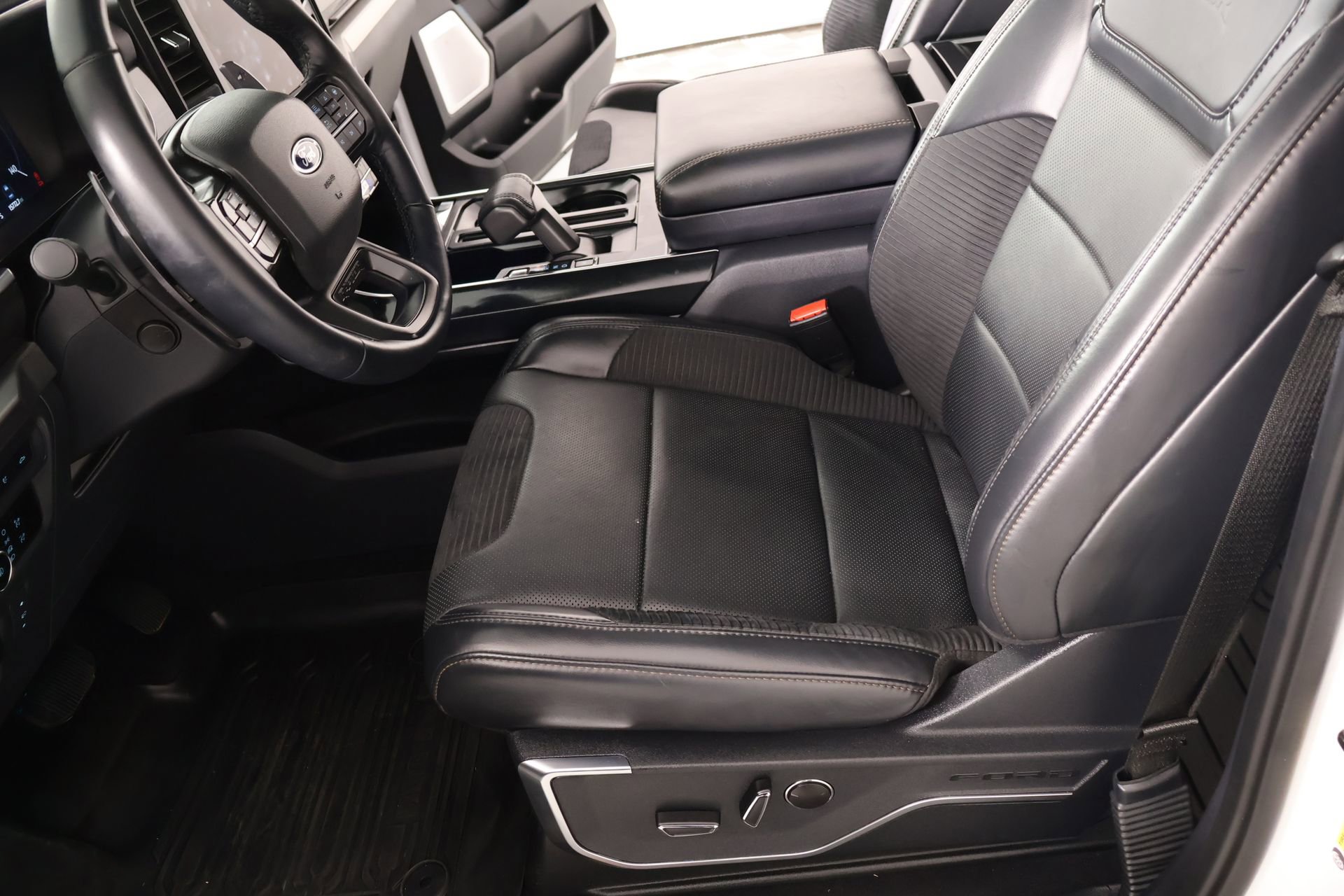 Used 2023 Ford F150 Raptor AWD/4WD image 13