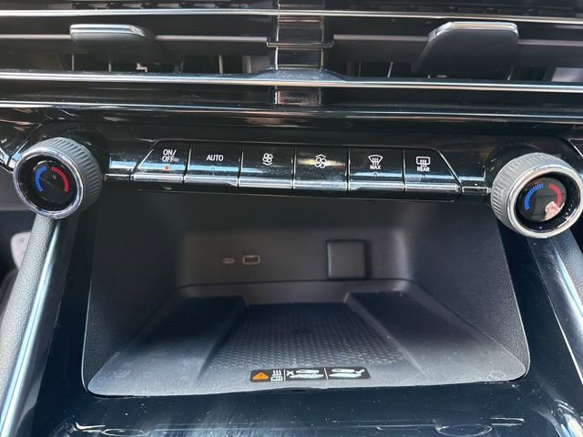 Used 2024 Chevrolet Traverse RS image 21