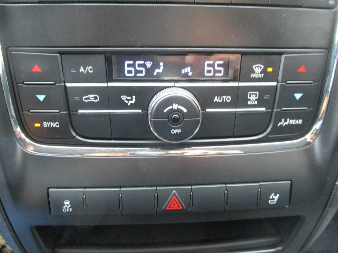 Used 2013 Dodge Durango SXT image 29