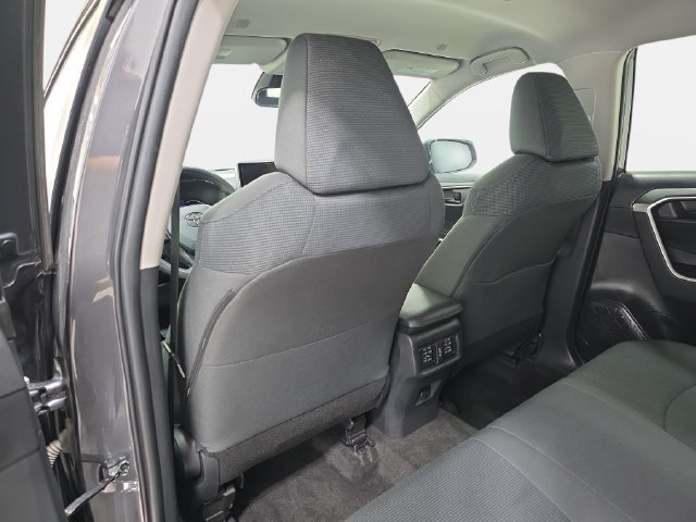 Certified 2023 Toyota RAV4 LE AWD/4WD image 10