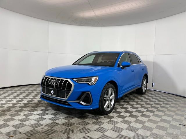 Used 2020 Audi Q3 2.0T Prestige w/ Prestige Package image 3