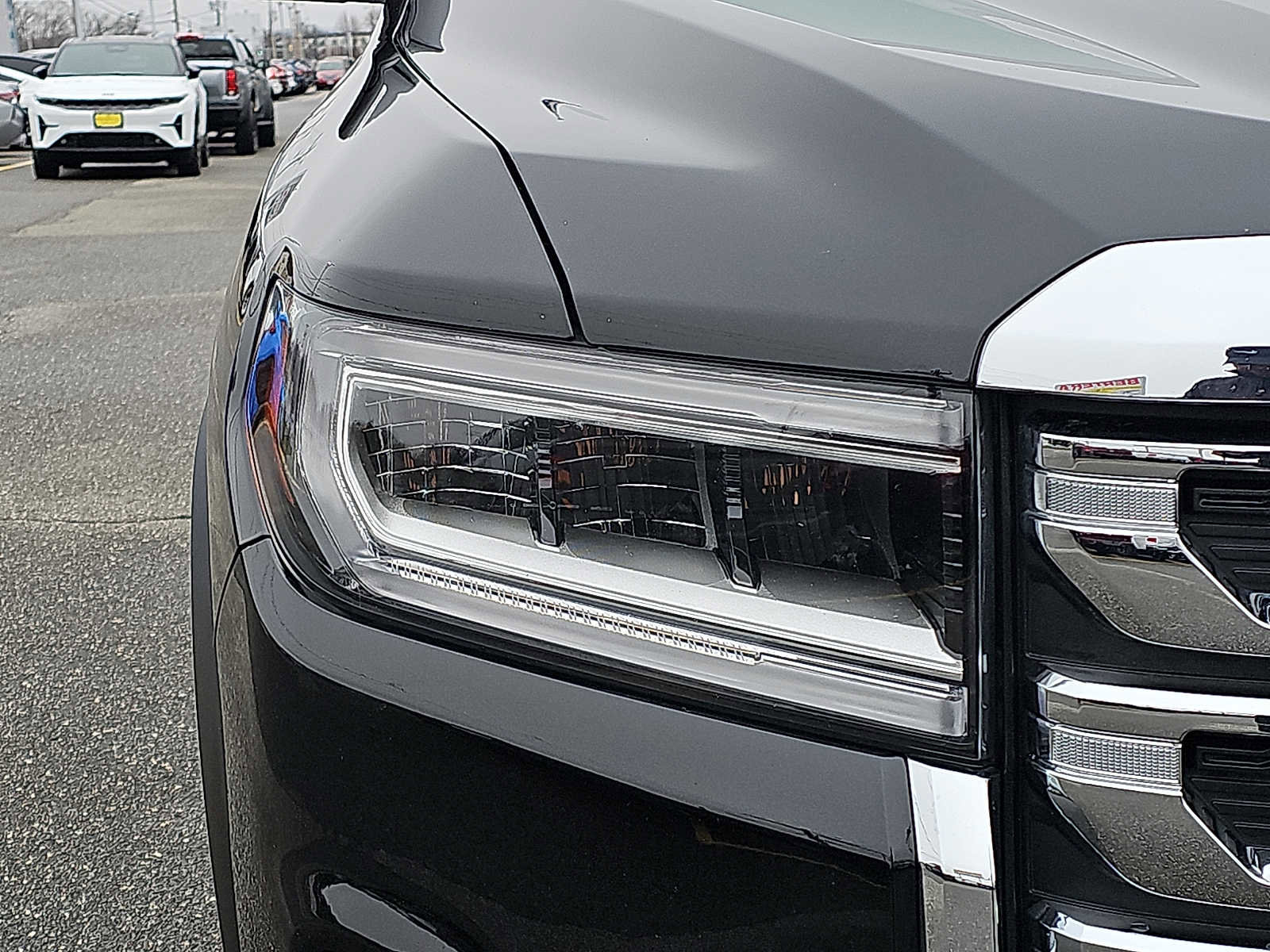 Used 2023 GMC Acadia SLT w/ Technology Package image 9