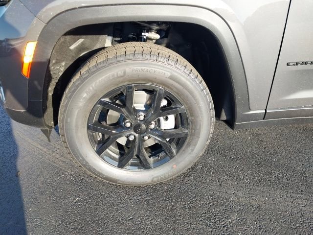 New 2025 Jeep Grand Cherokee Laredo image 15