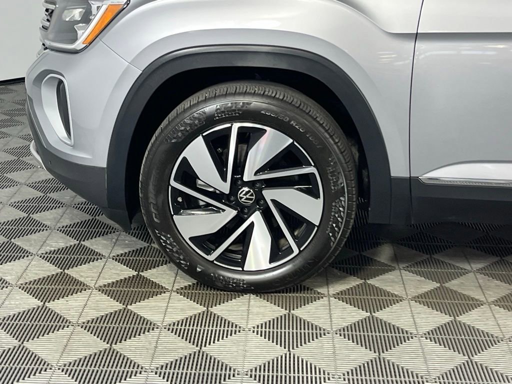 Used 2025 Volkswagen Atlas SEL image 17