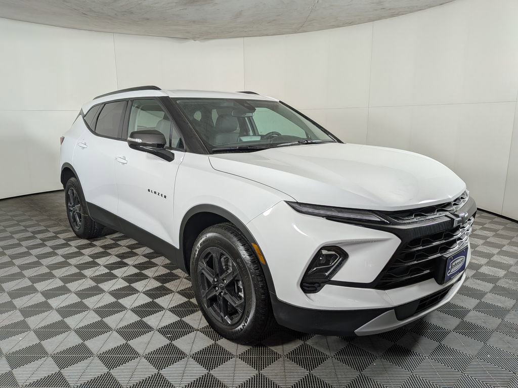 New 2026 Chevrolet Blazer LT w/ Midnight/Sport Edition AWD/4WD image 5