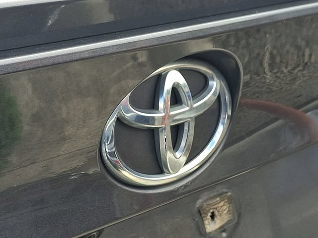 Used 2019 Toyota C-HR LE FWD image 8