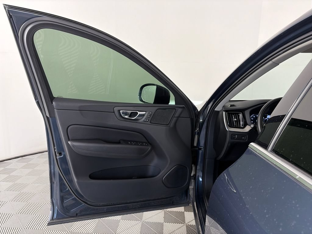 Used 2020 Volvo XC60 T6 Inscription AWD/4WD image 10