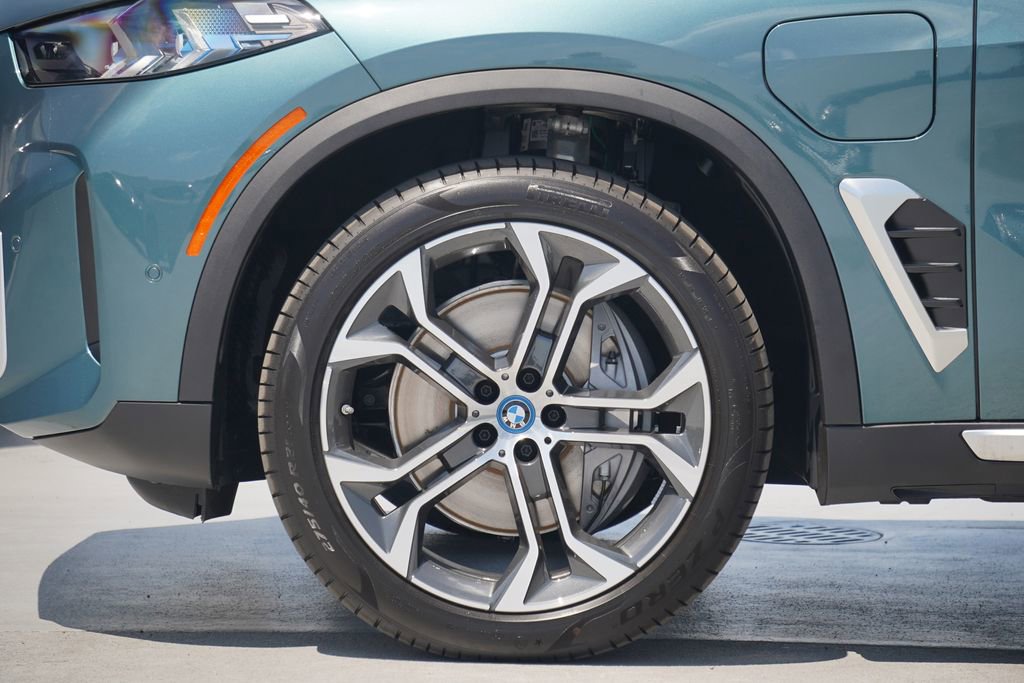 Used 2025 BMW X5 xDrive50e w/ Executive Package image 5