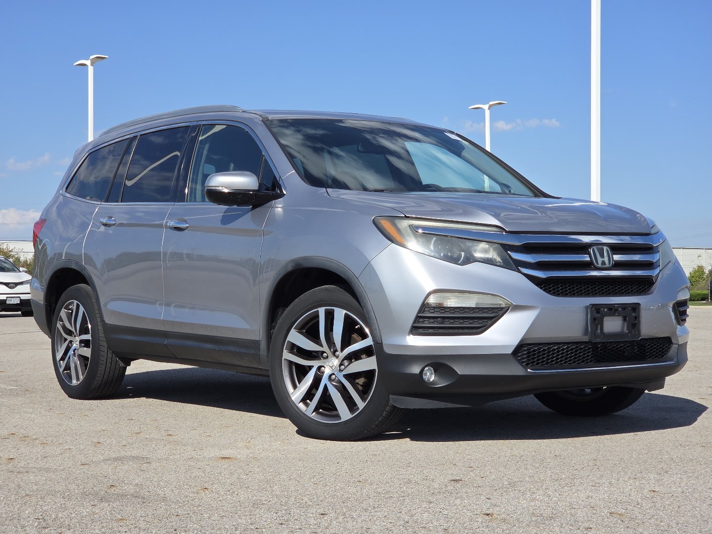 Used 2016 Honda Pilot Elite image 2