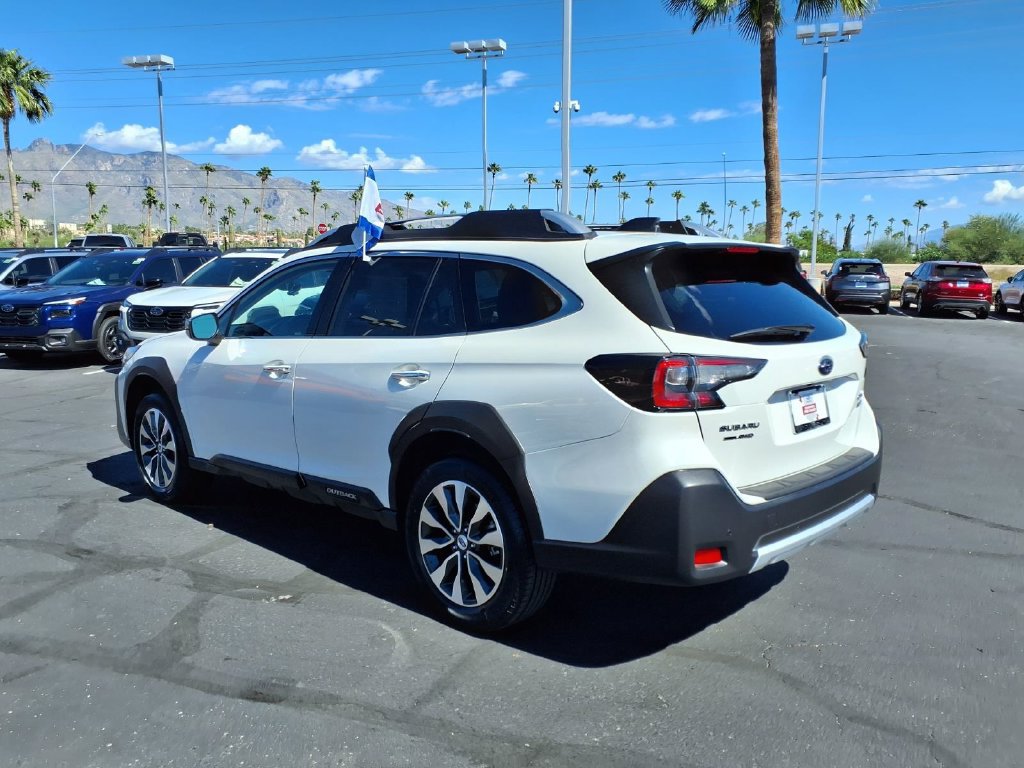 Used 2024 Subaru Outback Touring AWD/4WD image 13