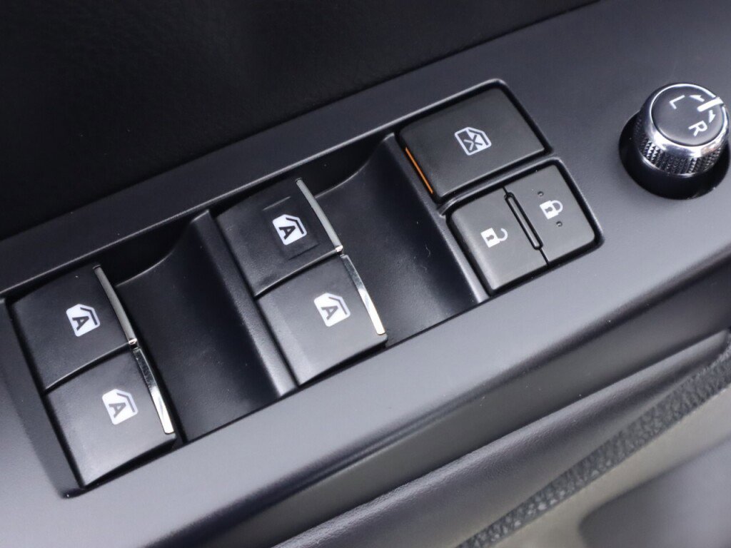 Used 2019 Toyota Highlander Limited AWD/4WD image 28