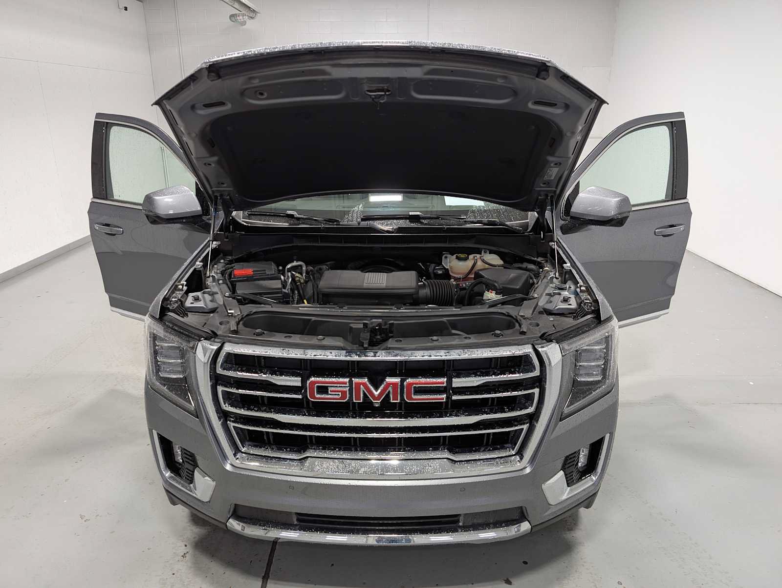 Certified 2022 GMC Yukon SLT w/ SLT Premium Package AWD/4WD image 14