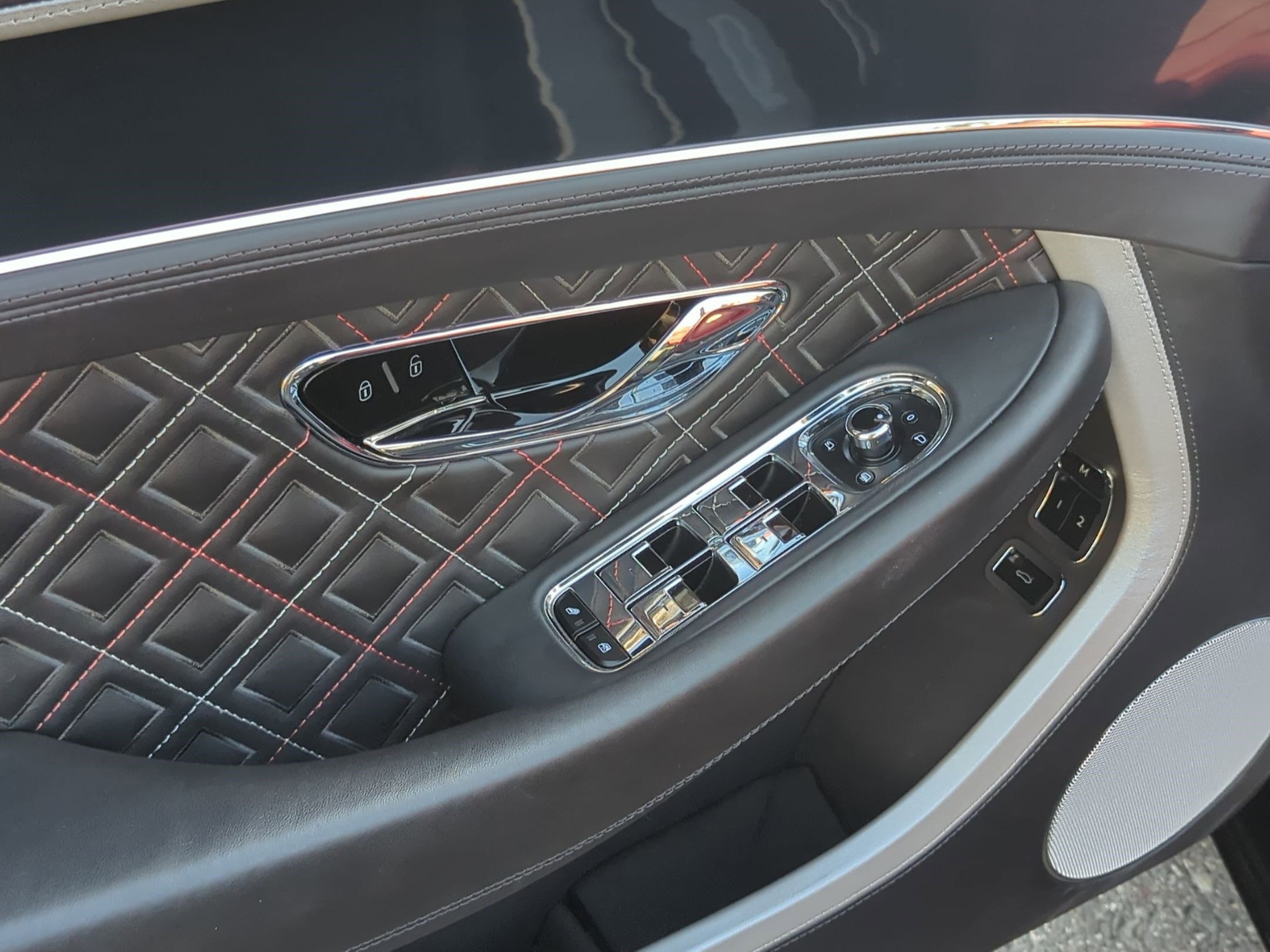 Used 2021 Bentley Continental GT V8 image 15