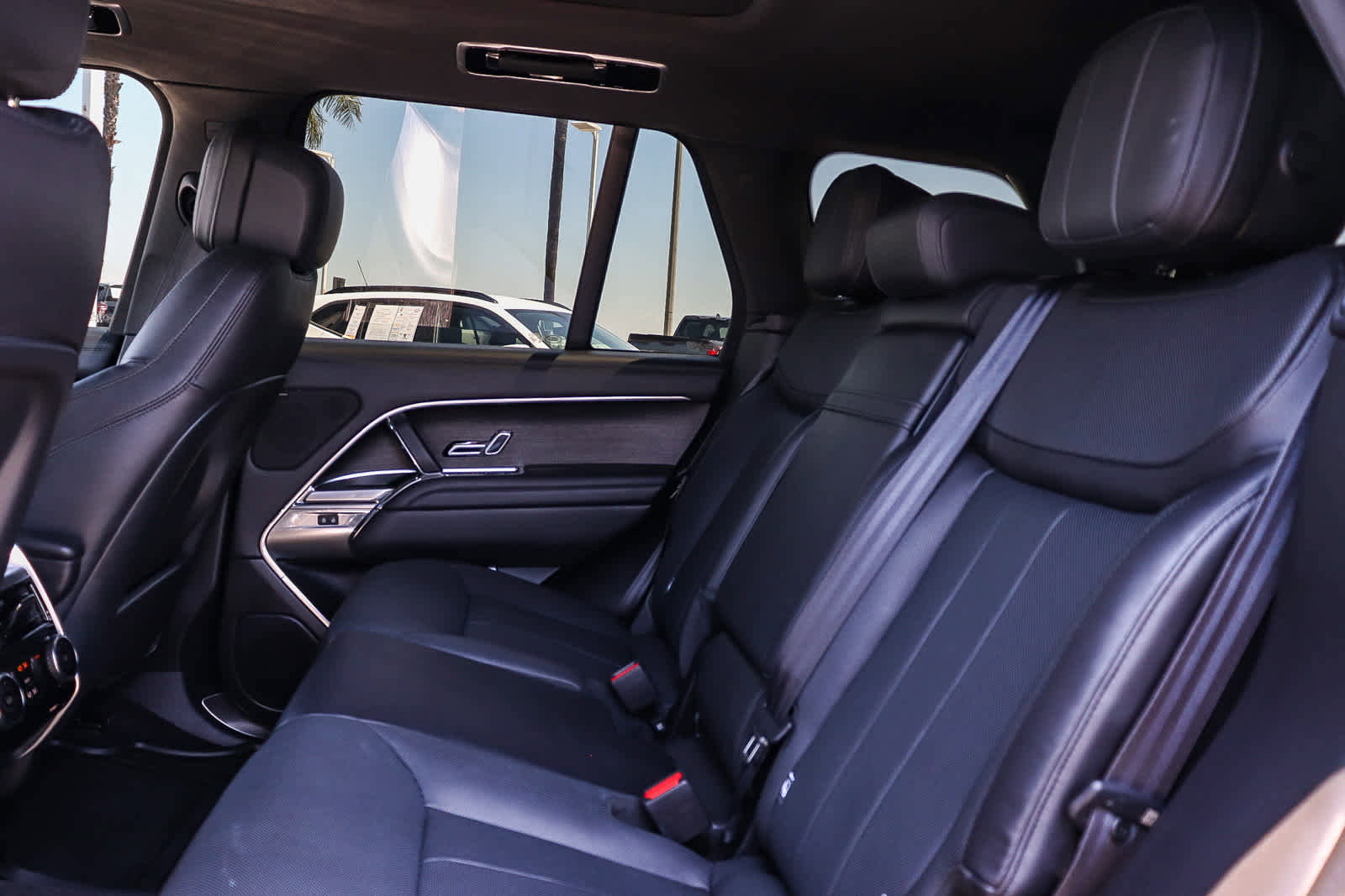 Used 2023 Land Rover Range Rover SE AWD/4WD image 22