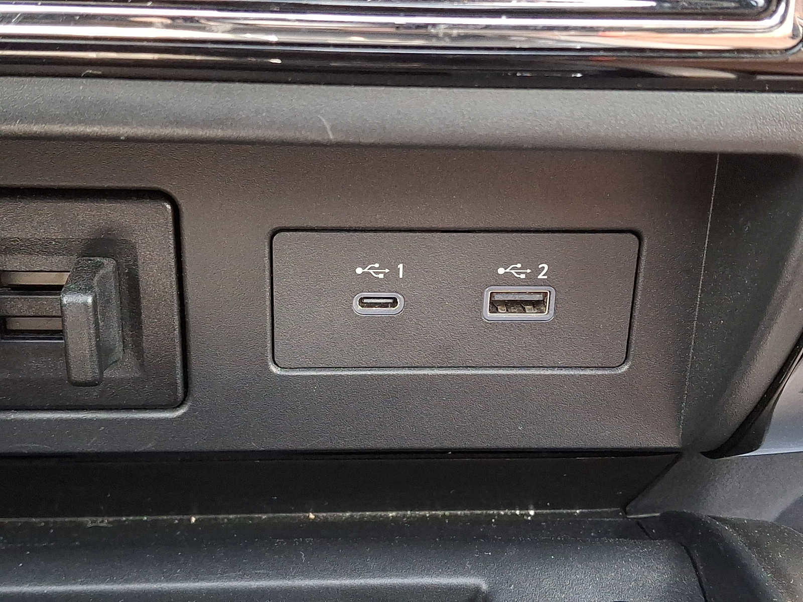 Used 2023 Nissan Titan Platinum Reserve w/ Moonroof Package image 30