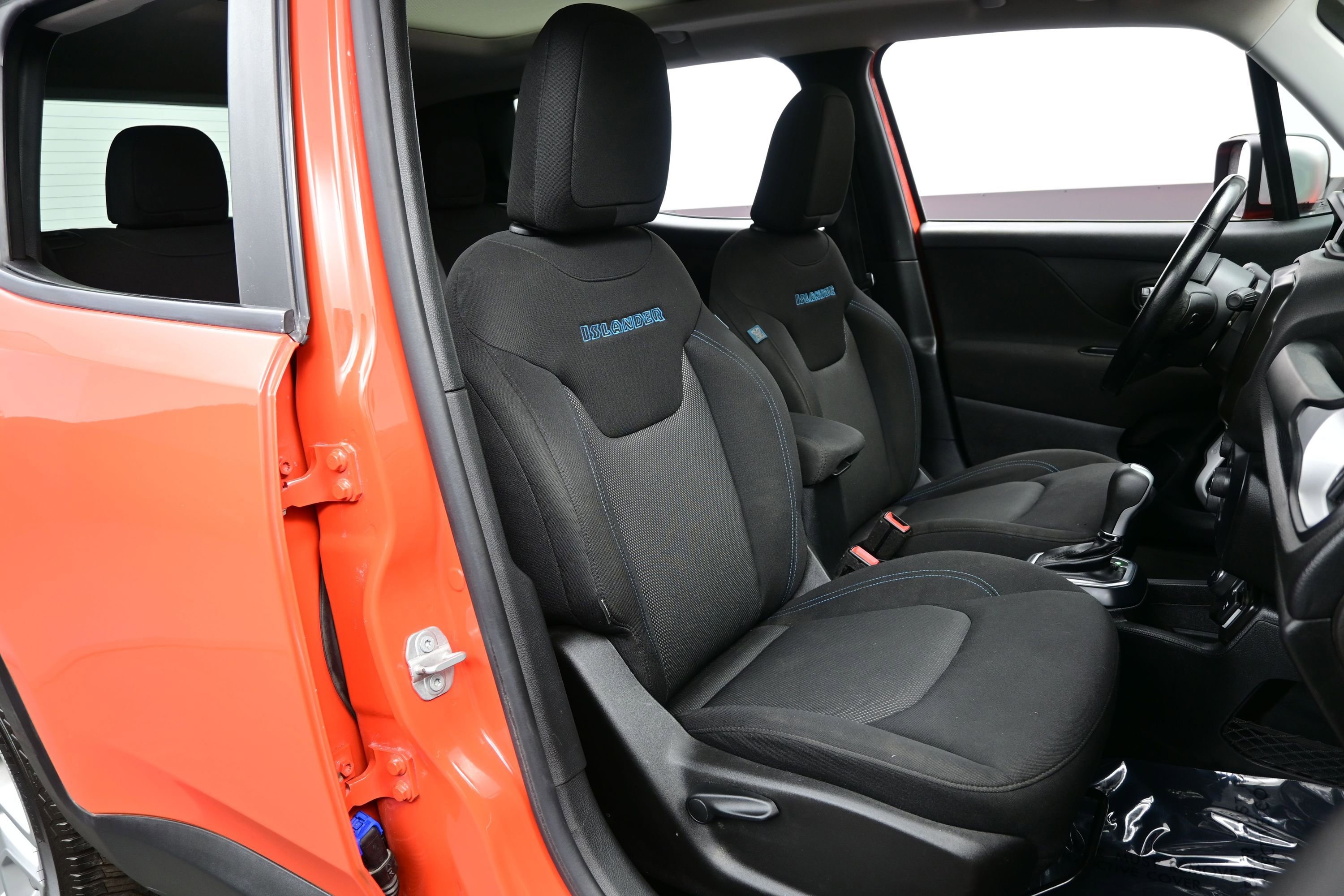 Used 2021 Jeep Renegade Latitude AWD/4WD image 13