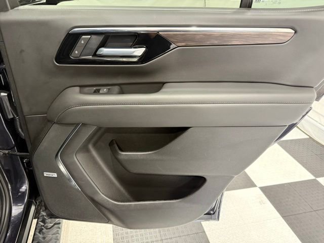 Used 2025 Chevrolet Tahoe Z71 w/ Z71 Off-Road Package AWD/4WD image 29