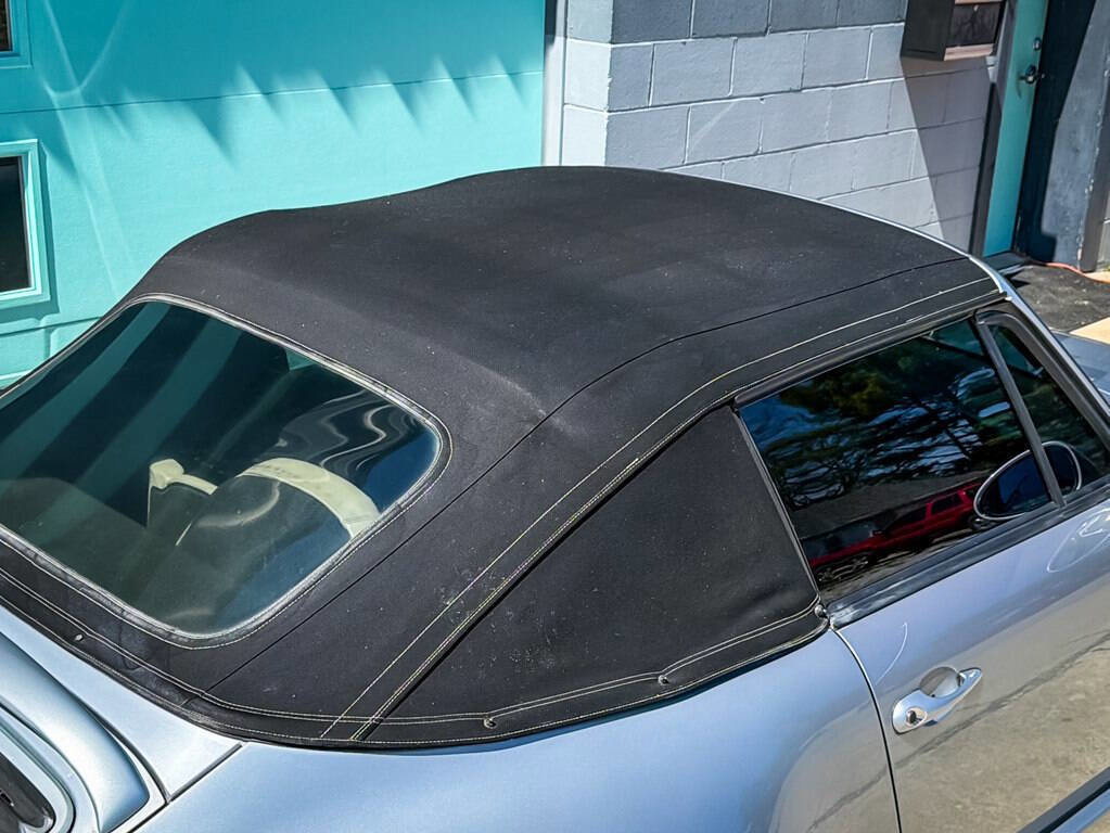 Used 1996 Porsche 911 Carrera RWD image 18