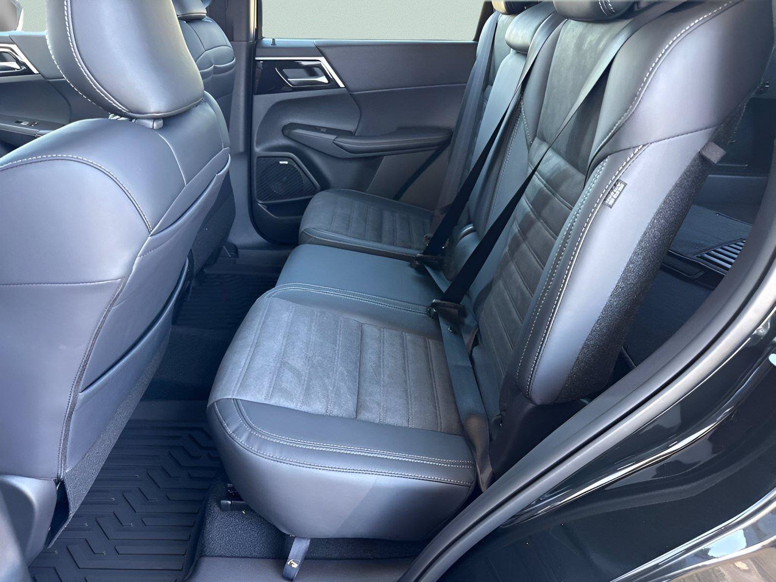 New 2026 Mitsubishi Outlander LE FWD image 26