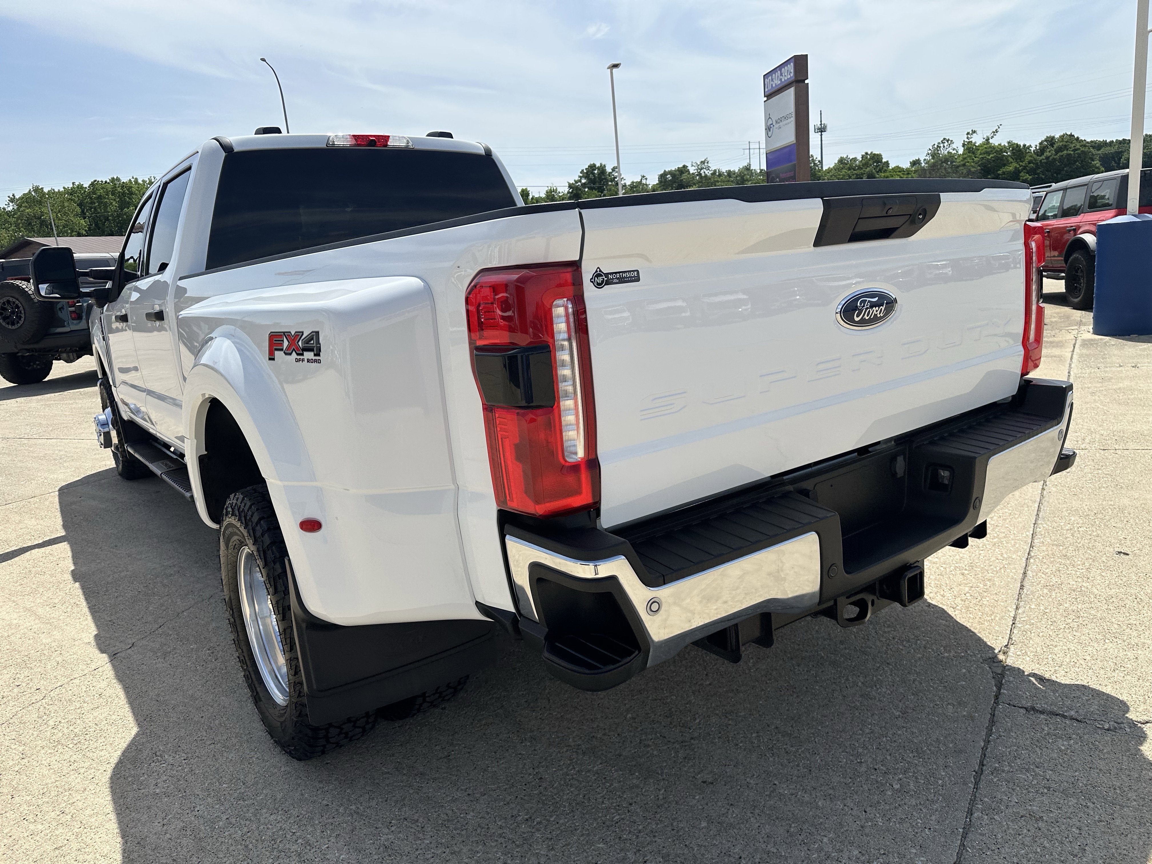 Used 2023 Ford F350 XLT w/ 360-Degree Camera Package AWD/4WD image 6