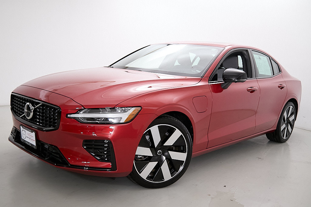 Certified 2024 Volvo S60 T8 Ultimate AWD/4WD image 2