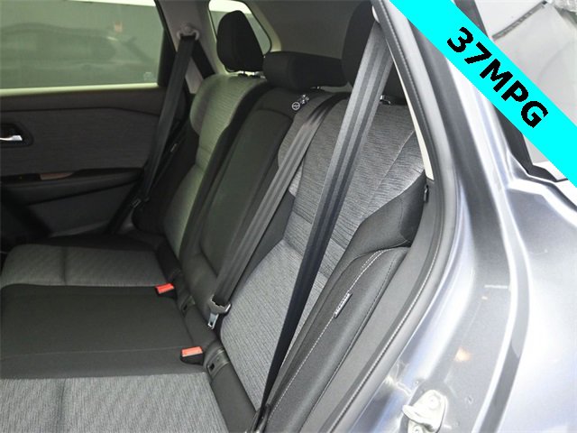 Used 2023 Nissan Rogue SV image 11