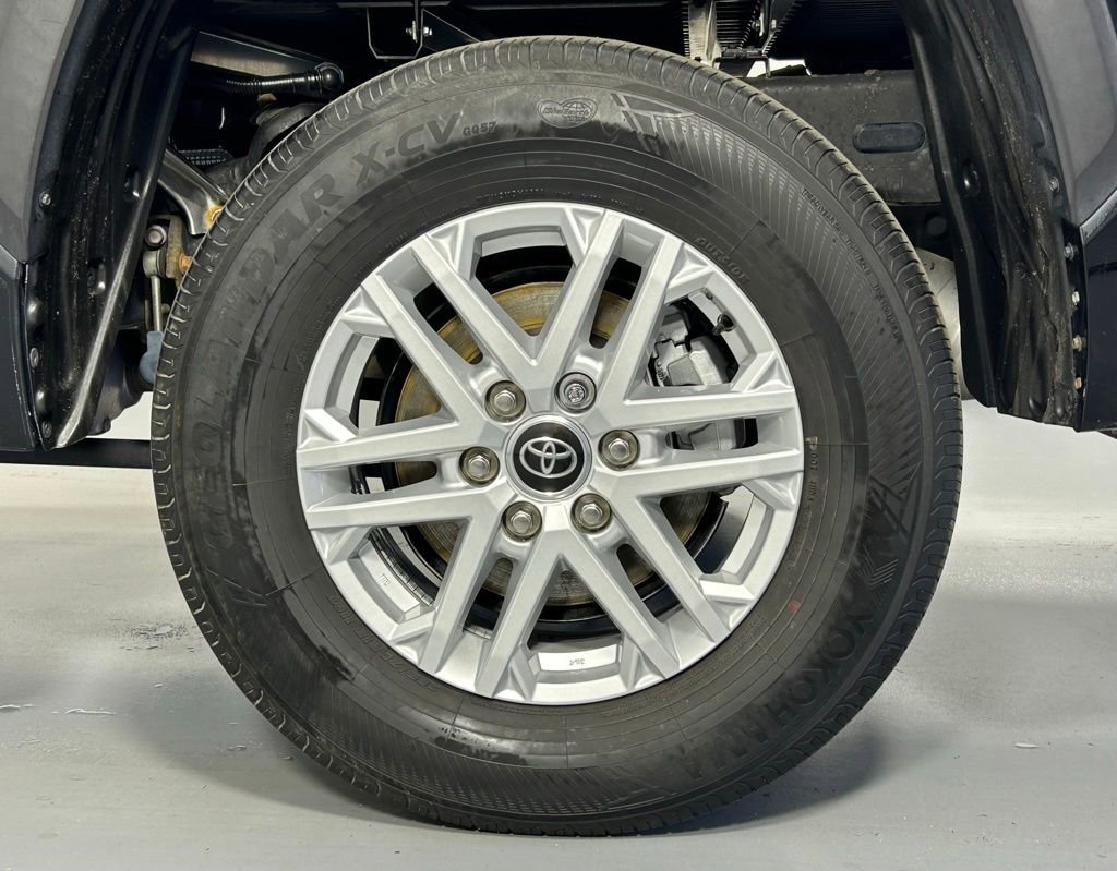 Used 2022 Toyota Tundra SR5 AWD/4WD image 36