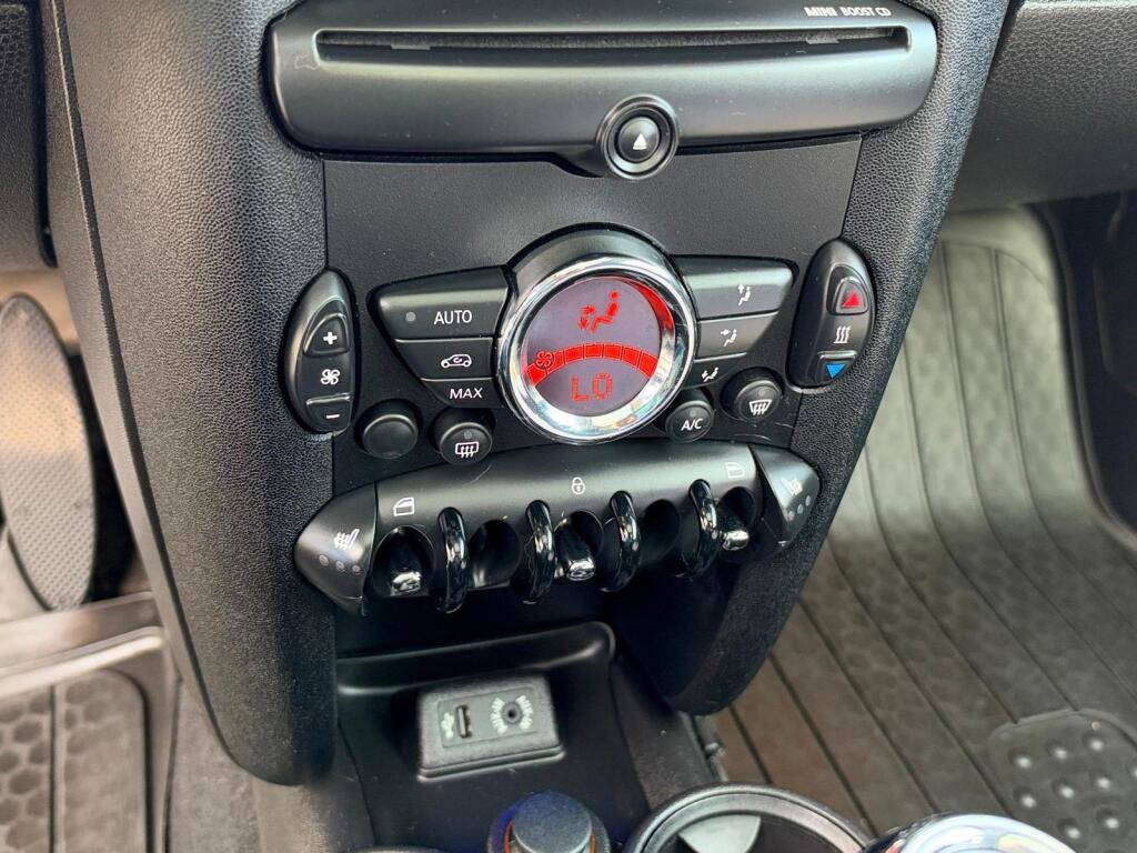 Used 2013 MINI Cooper Clubman FWD image 11