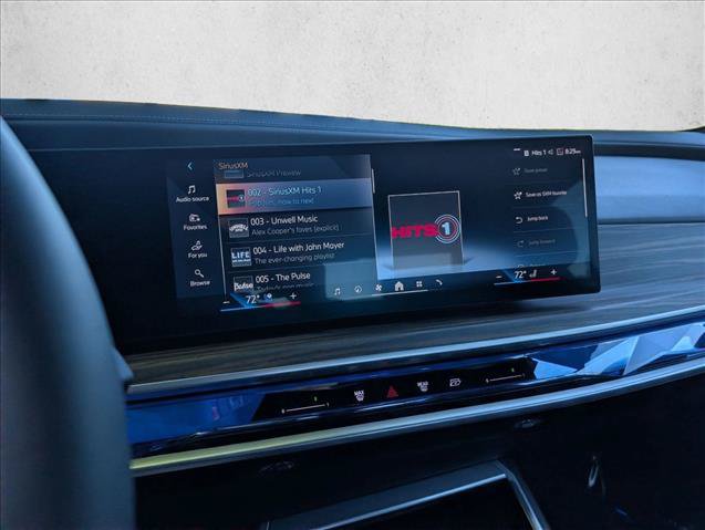 Used 2025 BMW i7 xDrive60 AWD/4WD image 17
