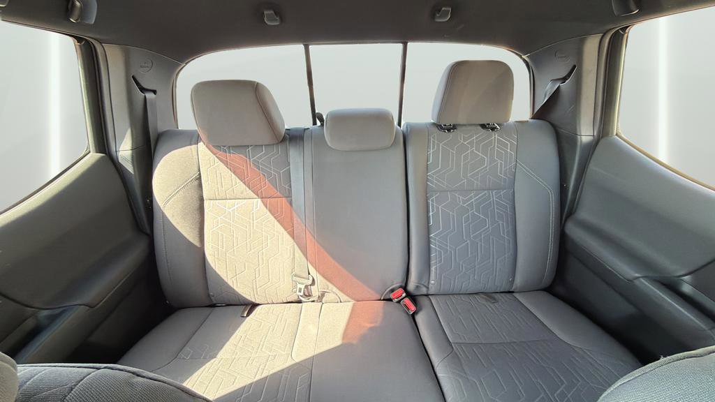 Used 2018 Toyota Tacoma TRD Off-Road w/ Technology Package AWD/4WD image 24