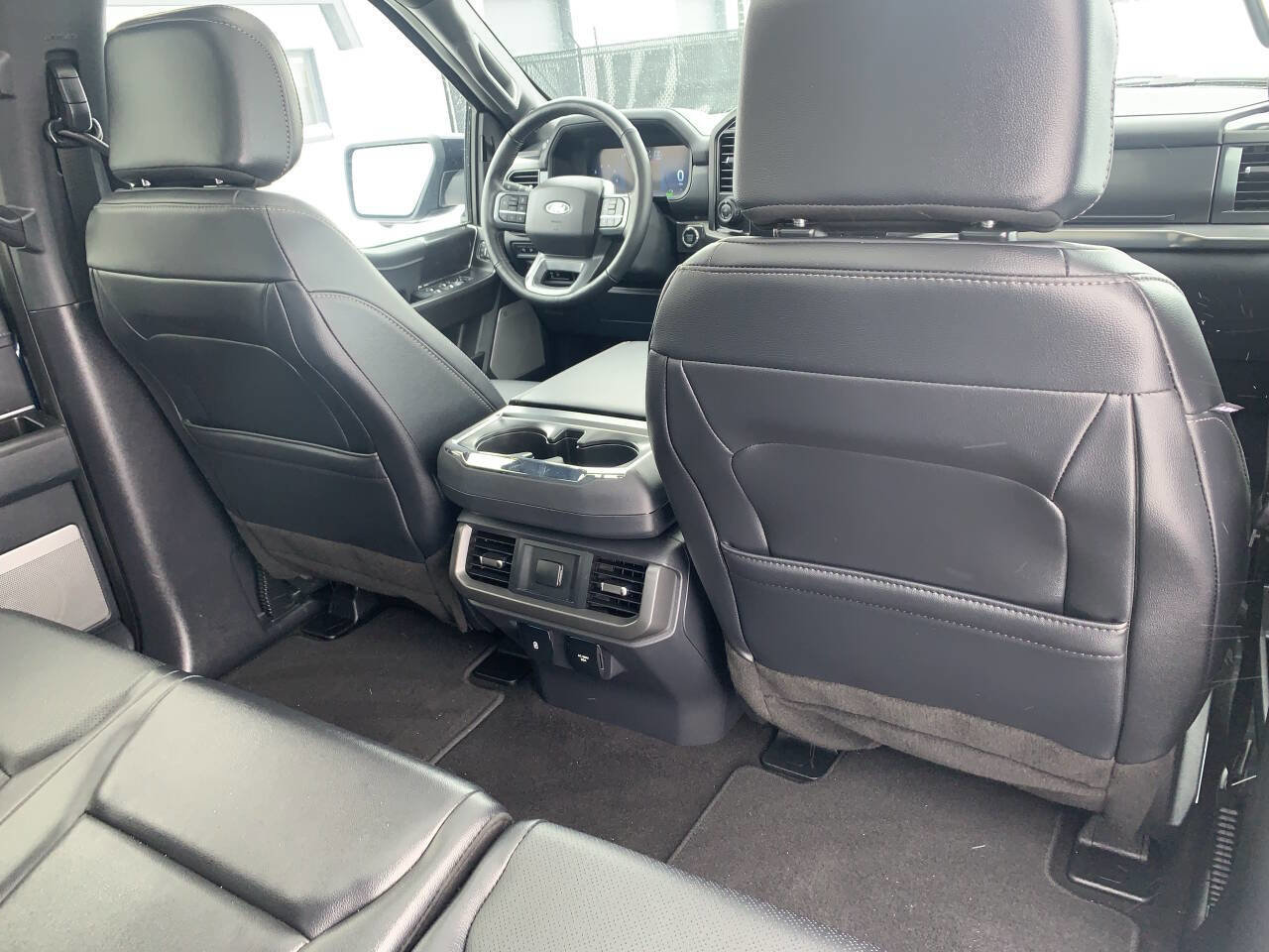 Used 2024 Ford F150 Lariat image 27