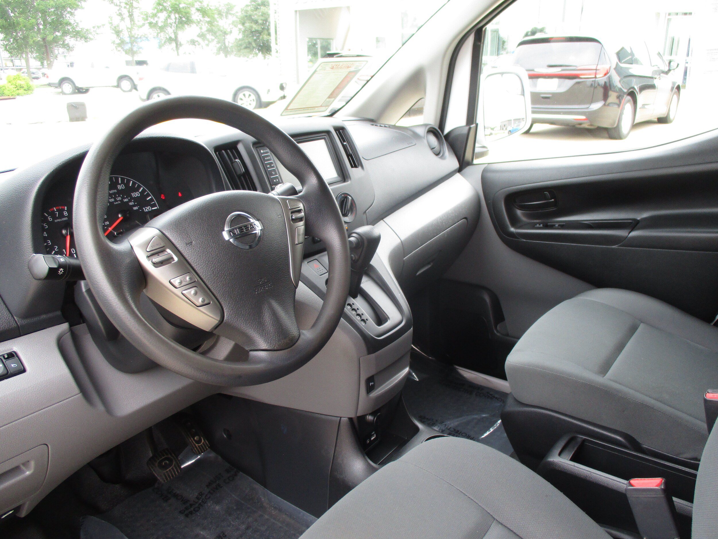 Used 2020 Nissan NV200 SV FWD image 9