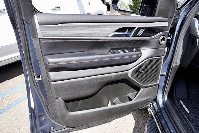 Used 2023 Jeep Wagoneer Series II w/ Premium Group I image 25