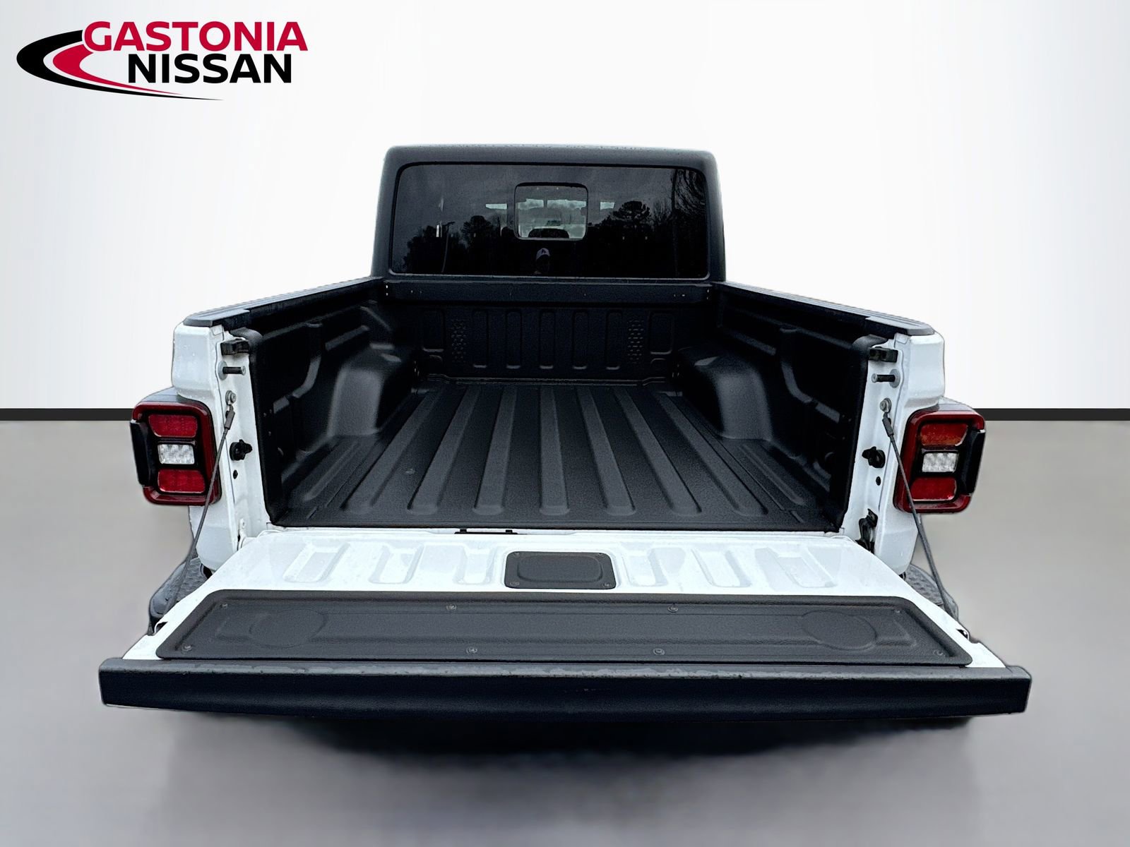 Used 2021 Jeep Gladiator Willys image 34