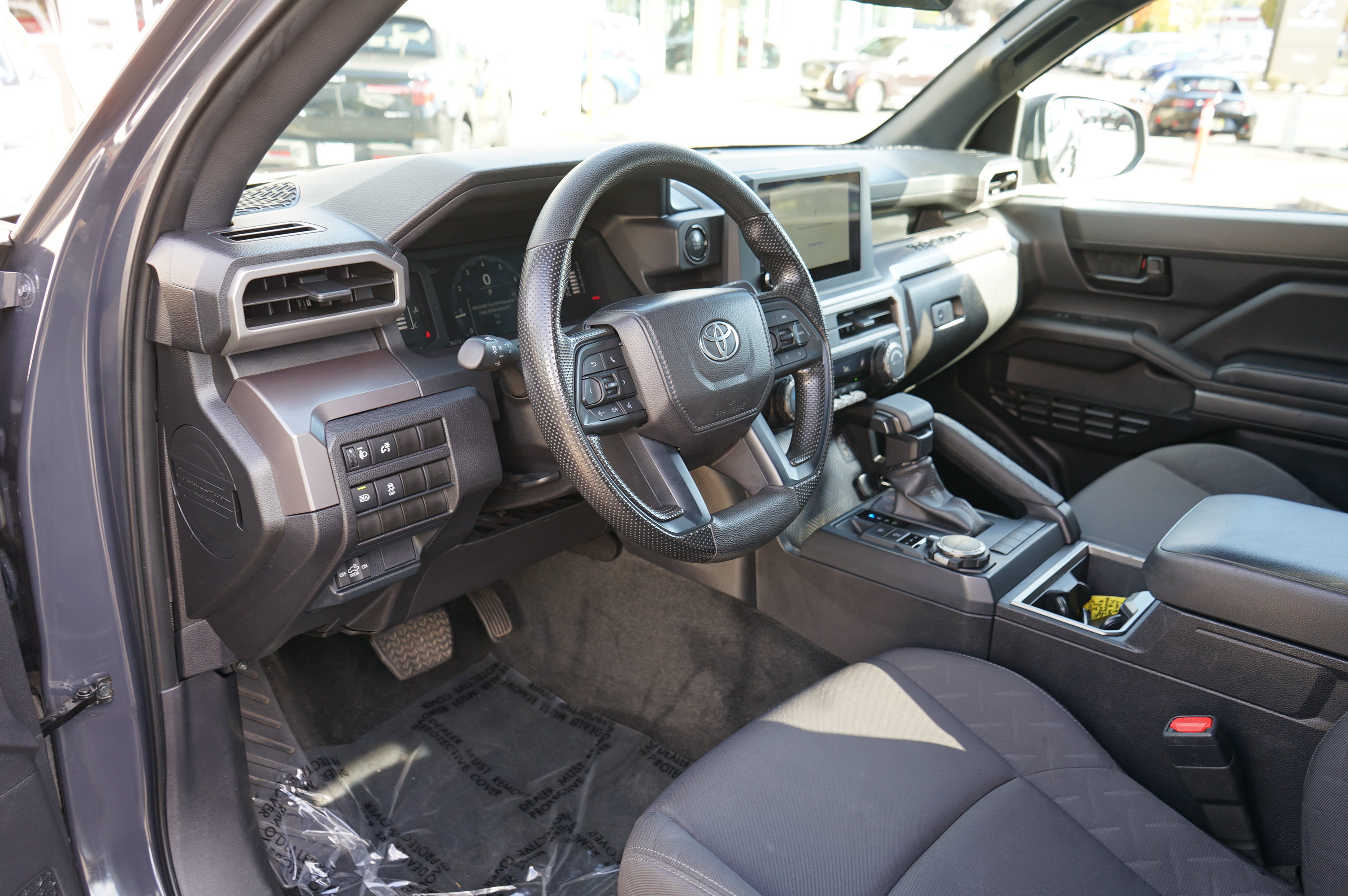 Used 2025 Toyota Tacoma SR5 AWD/4WD image 15