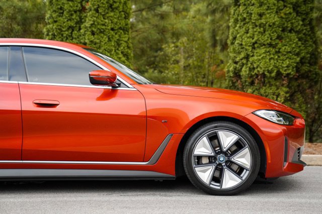 Used 2023 BMW i4 eDrive40 w/ Premium Package RWD image 10