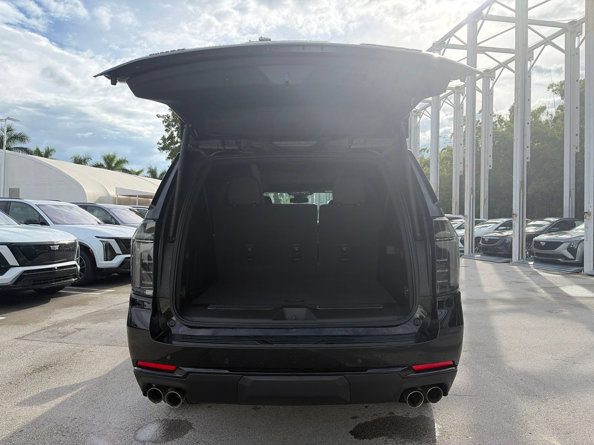 Used 2026 Chevrolet Suburban RST w/ Comfort Package RWD image 6