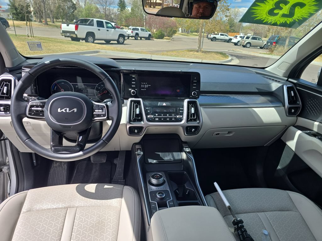 Used 2023 Kia Sorento EX AWD/4WD image 13