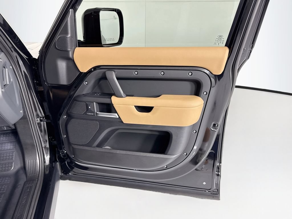 New 2026 Land Rover Defender 110 X-Dynamic SE AWD/4WD image 27