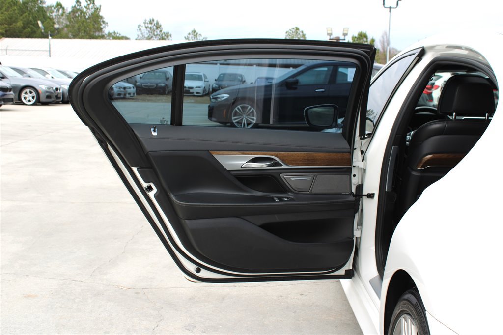 Used 2016 BMW 750i xDrive AWD/4WD image 44