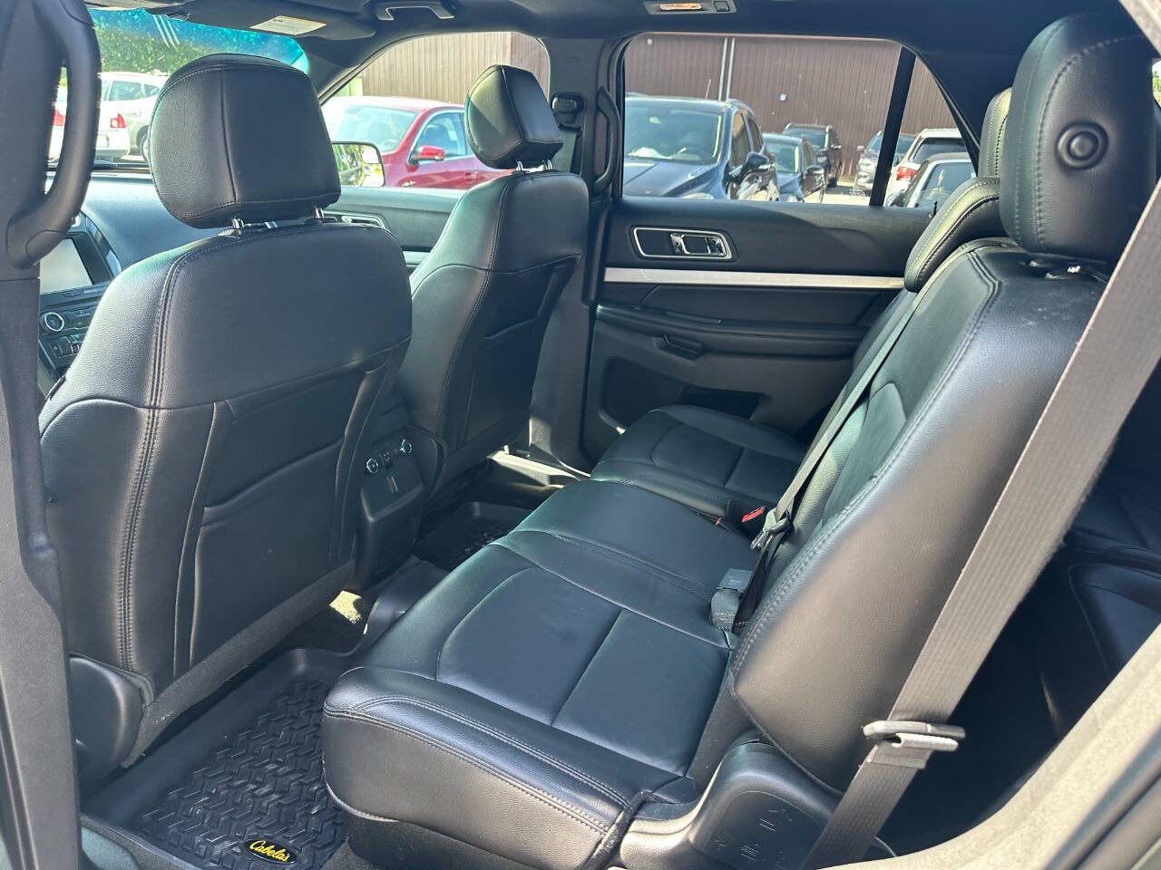 Used 2016 Ford Explorer XLT w/ Equipment Group 202A AWD/4WD image 12