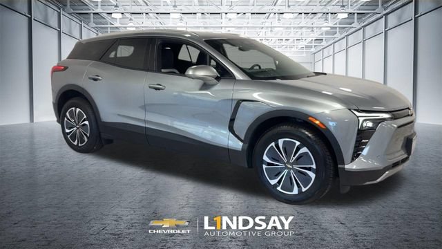 Used 2025 Chevrolet Blazer EV LT w/ Super Cruise Package AWD/4WD image 3