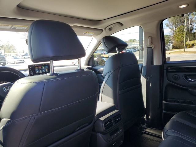 Used 2024 Honda Pilot Touring image 11